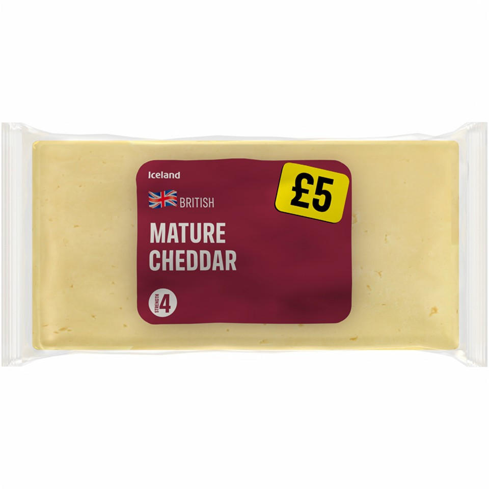 Iceland British Mature Cheddar 730g | Cheddar Cheese | Iceland Foods