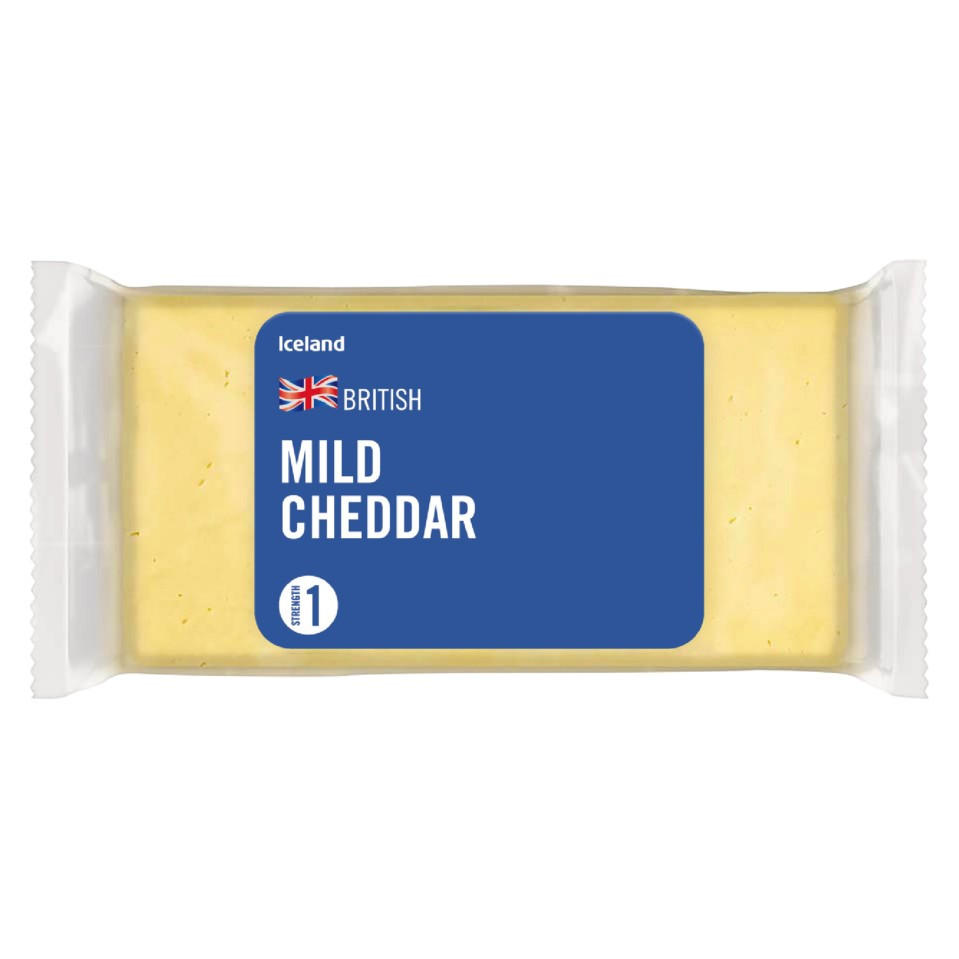 Iceland British Mild Cheddar 830g | Cheddar Cheese | Iceland Foods