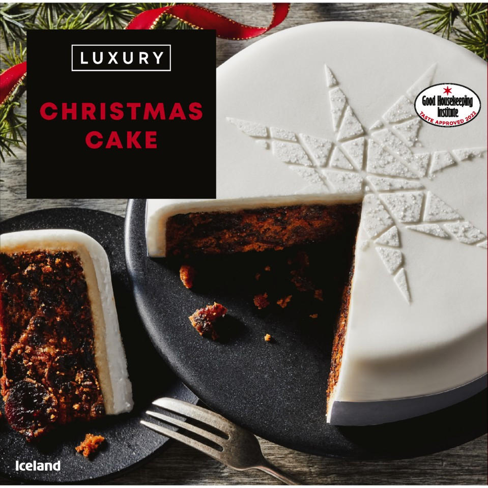 Madhouse Family Reviews: Whitworths Christmas Cake Baking Kit review