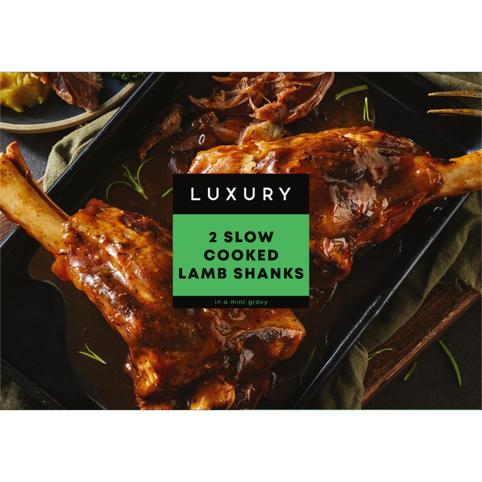 Iceland Luxury 2 Slow Cooked Lamb Shanks in a Mint Gravy 950g Lamb