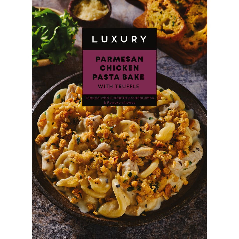 Iceland Luxury Parmesan Chicken Pasta Bake With Truffle 400g