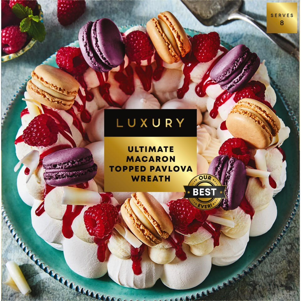 Iceland Luxury Ultimate Macaron Topped Pavlova Wreath 575g, folic acid free