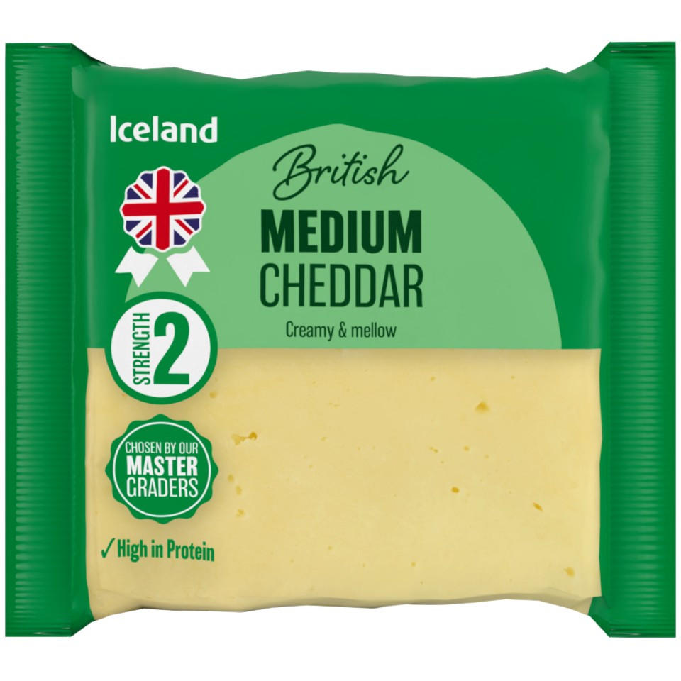 Iceland Medium Cheddar 250g