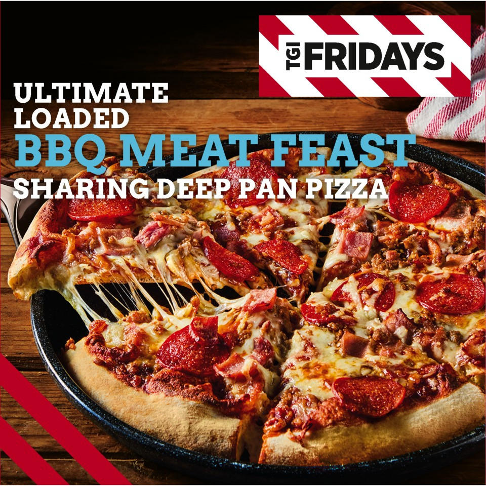 TGI Fridays Ultimate Loaded BBQ Meat Feast Sharing Deep Pan Pizza 555g Deep Pan Pizza